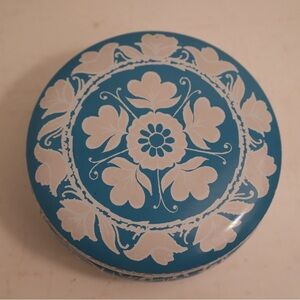 Vintage tea tin Storage Floral Decorative Box Kitschy Kitchen blue and white